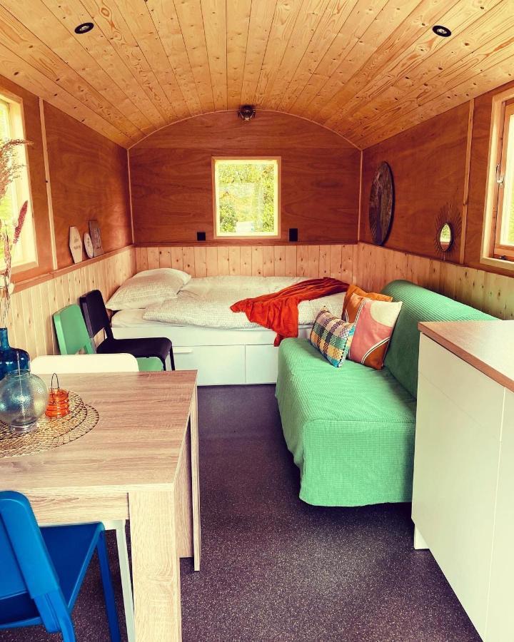 Pipowagens Bij Pannenkoekenrestaurant & Camping De Koppenjan 'Een Uniek Verblijf Met Kinderspeelboerderij' Jubbega-Schurega Exteriör bild