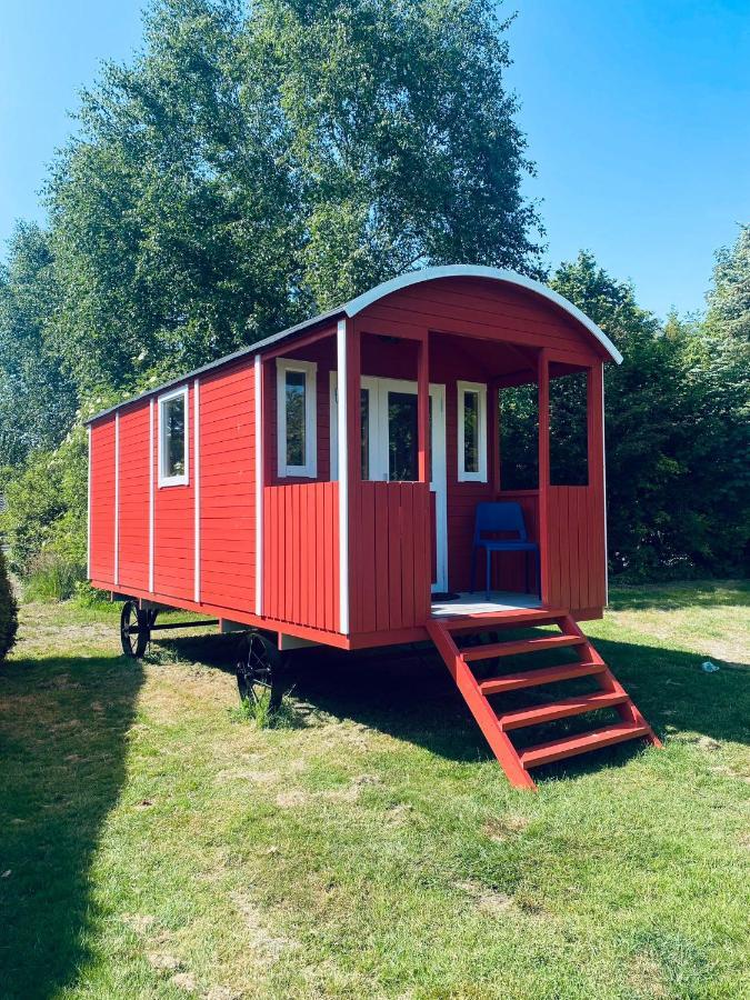 Pipowagens Bij Pannenkoekenrestaurant & Camping De Koppenjan 'Een Uniek Verblijf Met Kinderspeelboerderij' Jubbega-Schurega Exteriör bild